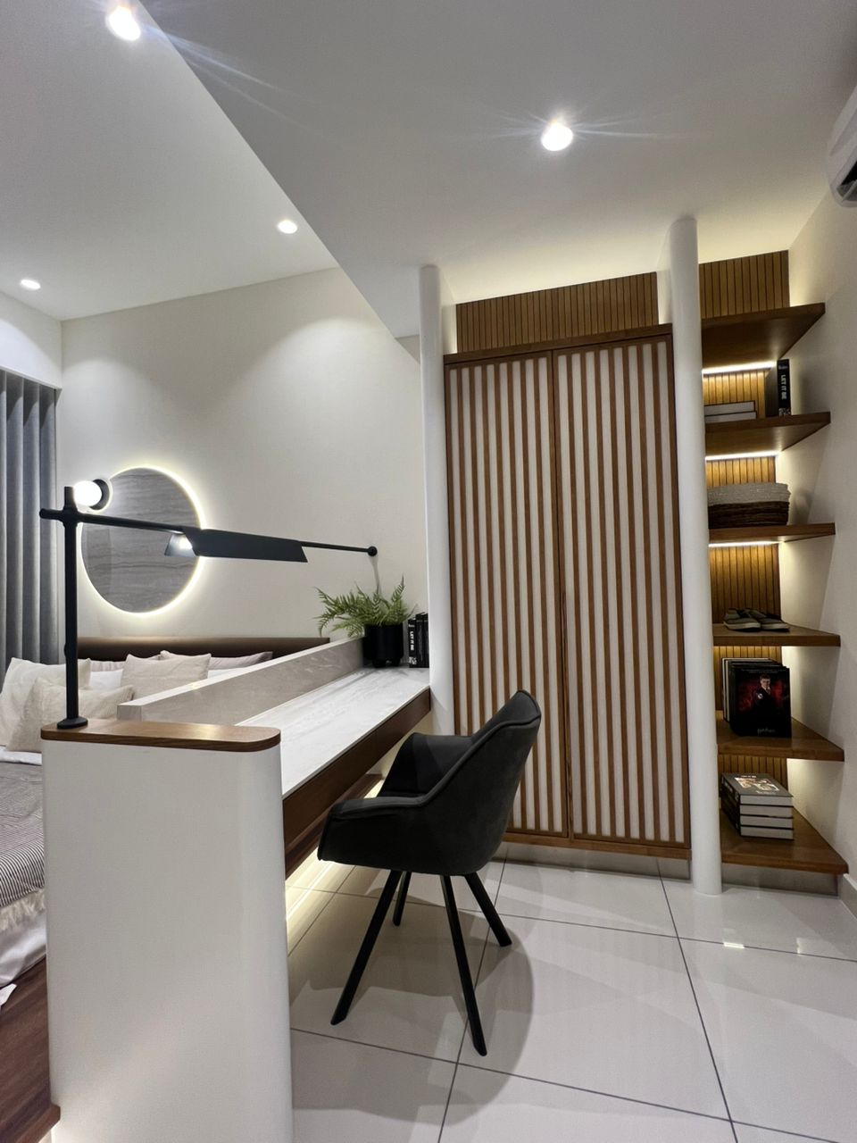 M Zenni Show Unit bedroom