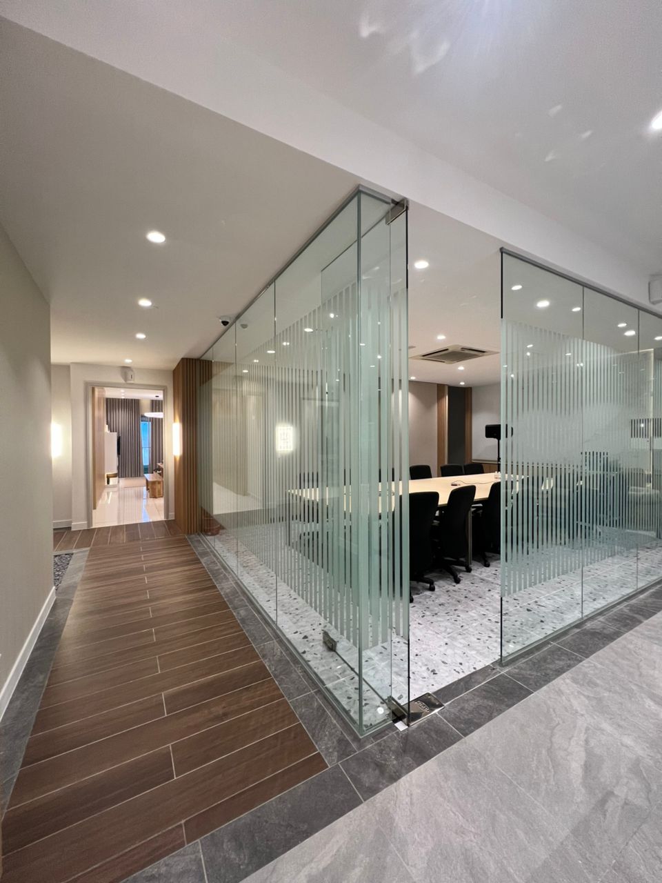 M Zenni Show Unit bathroom